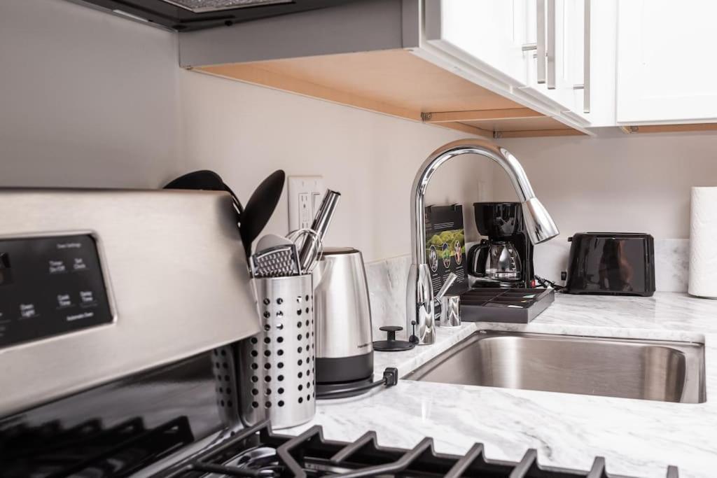 Lovely Studio W Full Kitchen In Heart Of Сан Диего Екстериор снимка