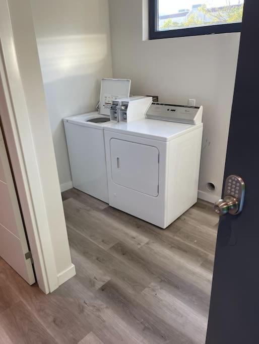Lovely Studio W Full Kitchen In Heart Of Сан Диего Екстериор снимка